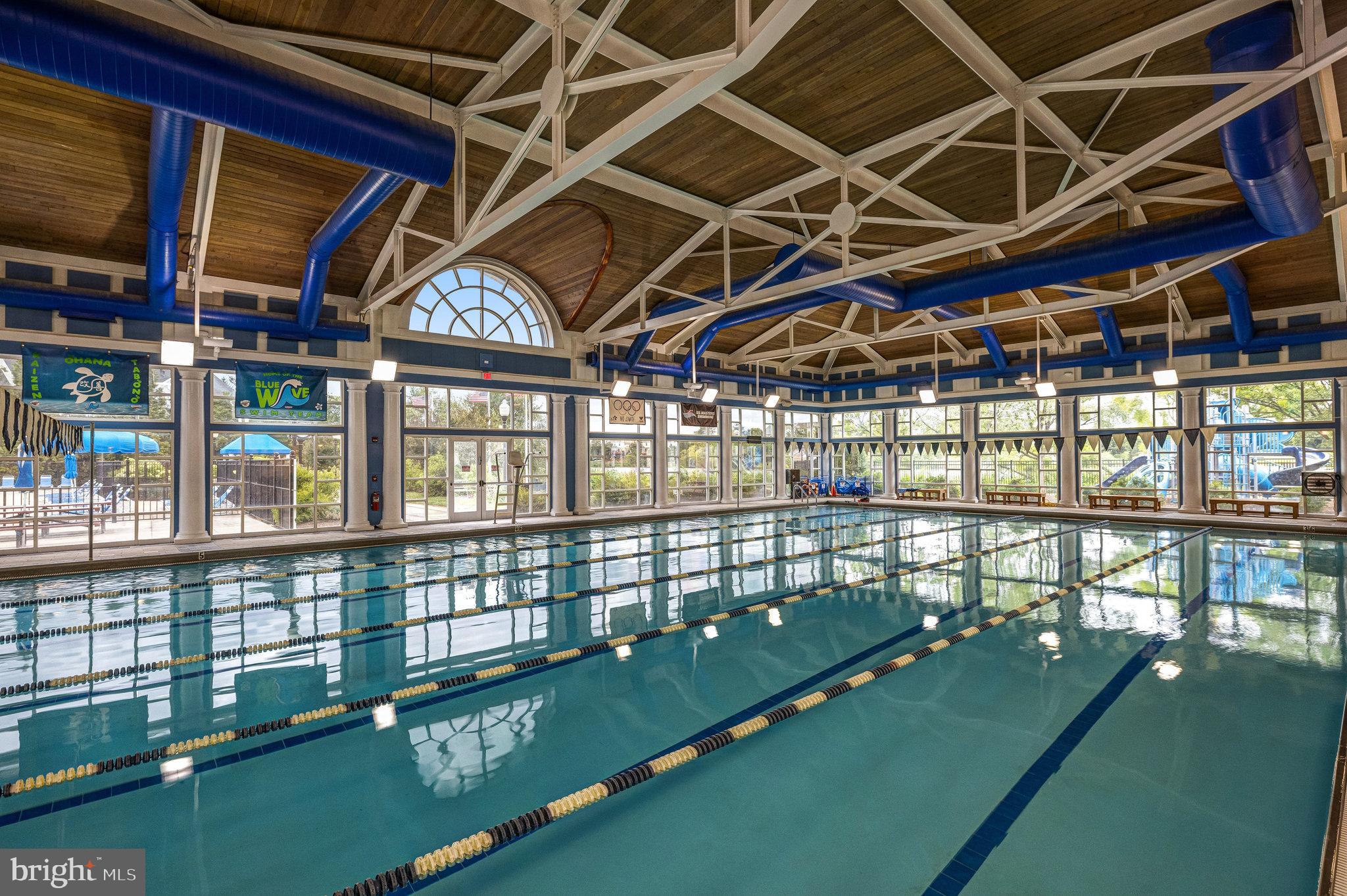 LAKESHORE CONDO - Residential