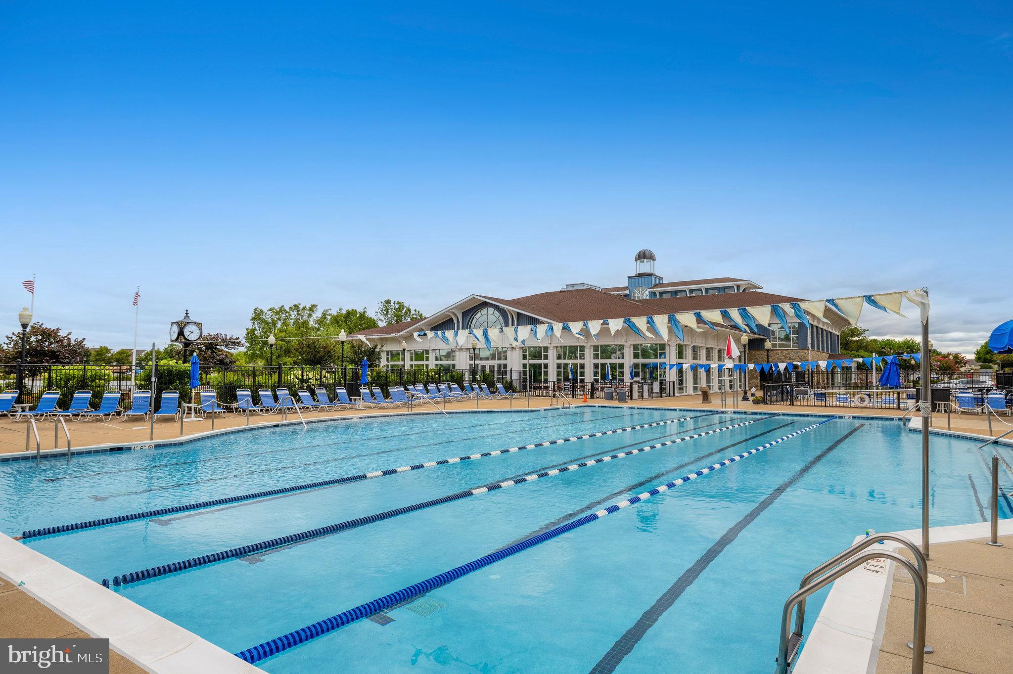 LAKESHORE CONDO - Residential