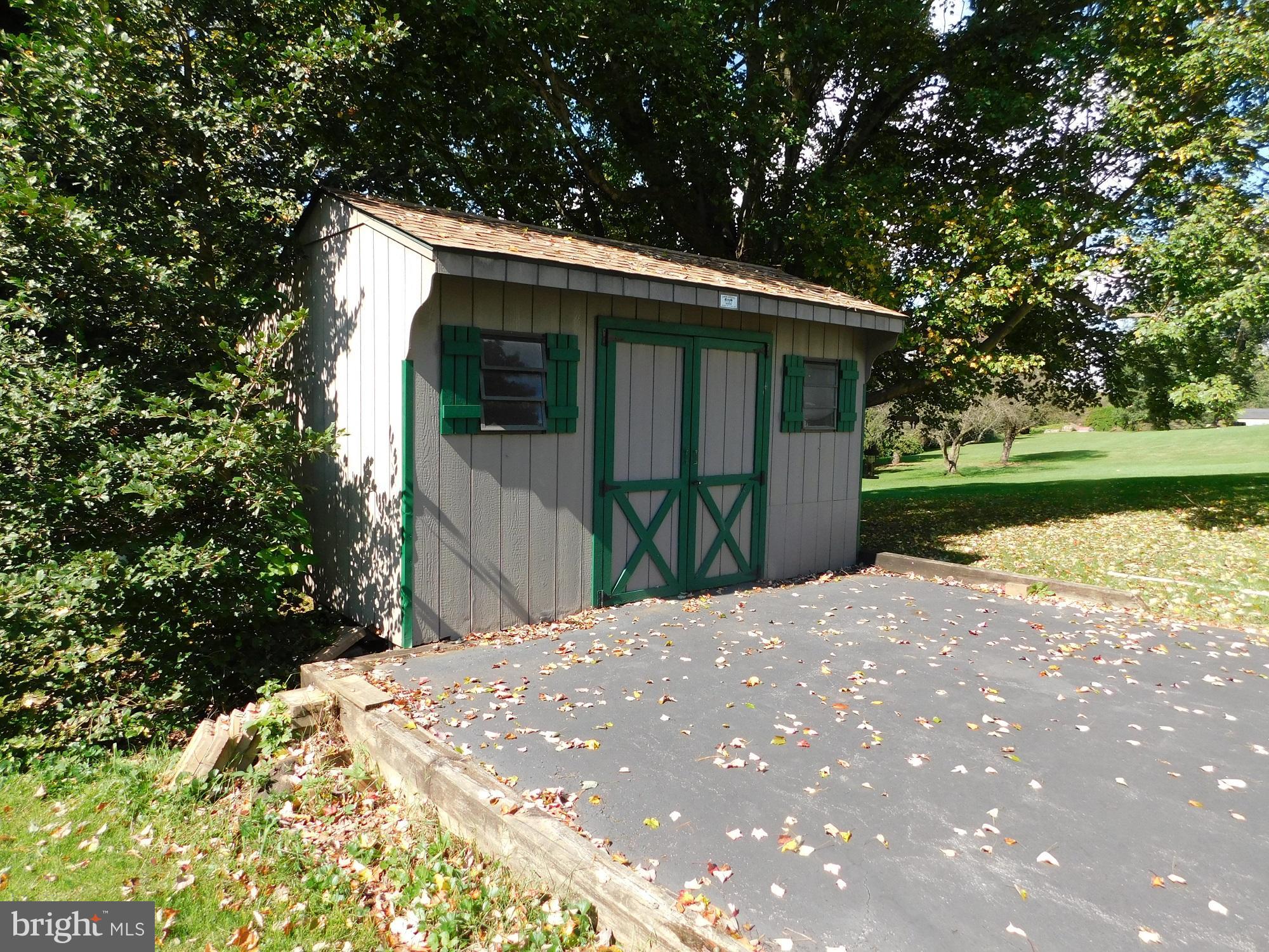 INDIAN HILL ESTATES - Residential