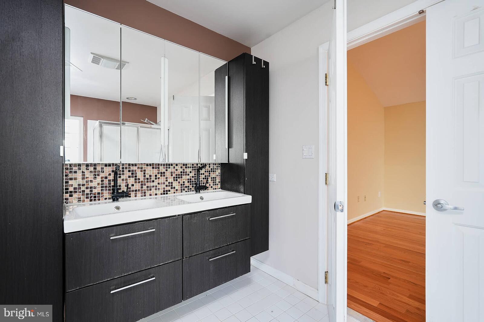 PT ROCKVILLE TWN RES 1 - Residential