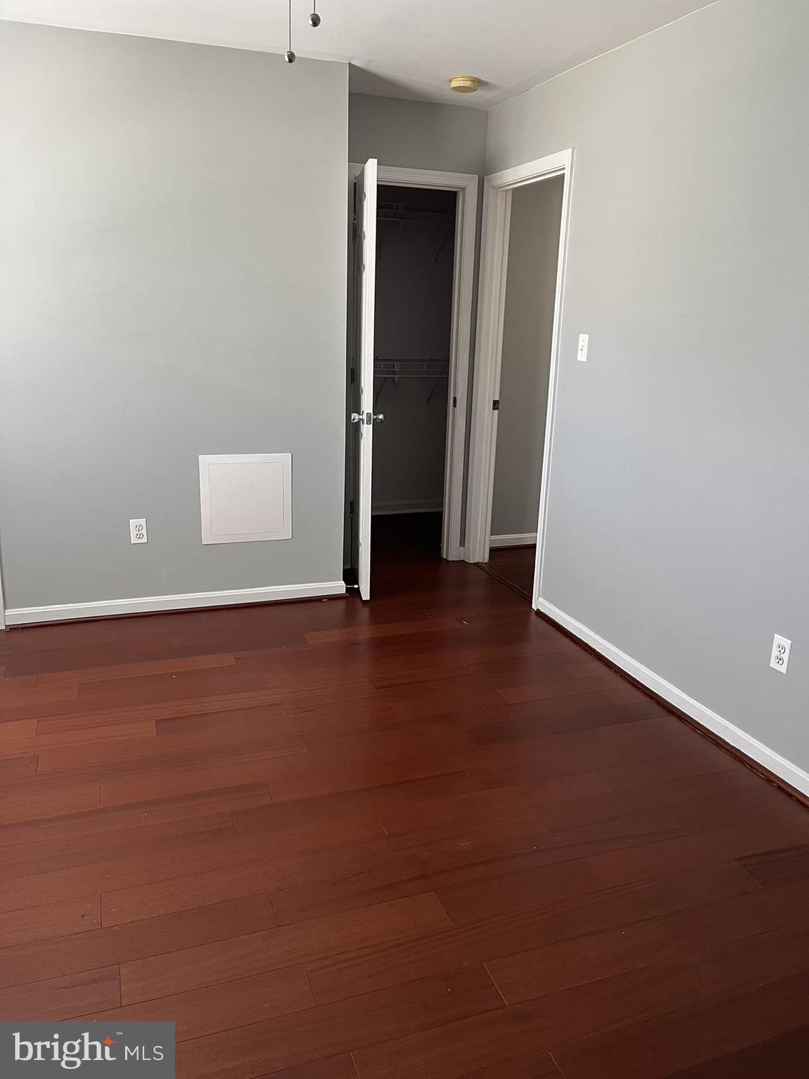 OUTING PARK - Residential Lease