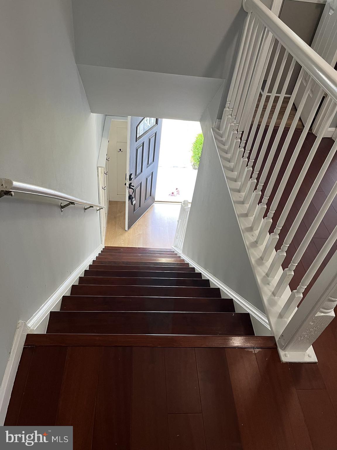 OUTING PARK - Residential Lease