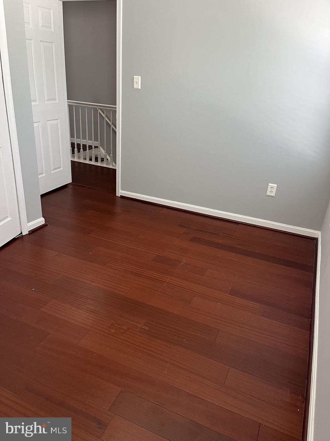 OUTING PARK - Residential Lease