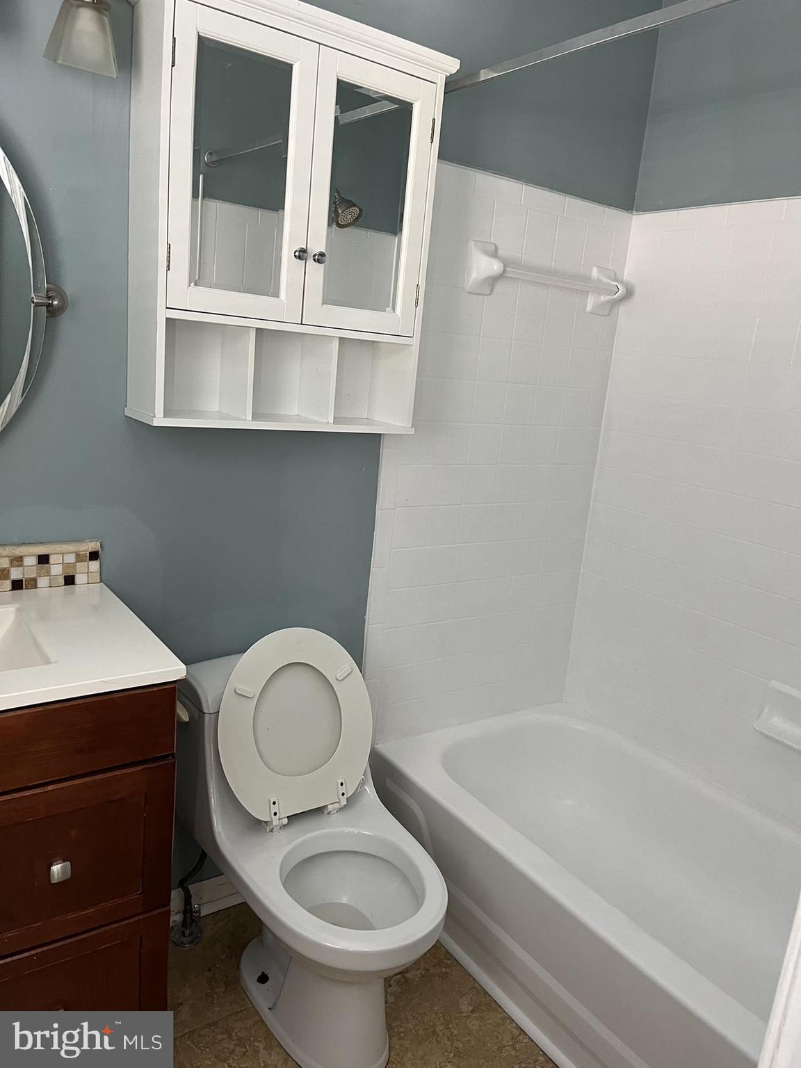 OUTING PARK - Residential Lease