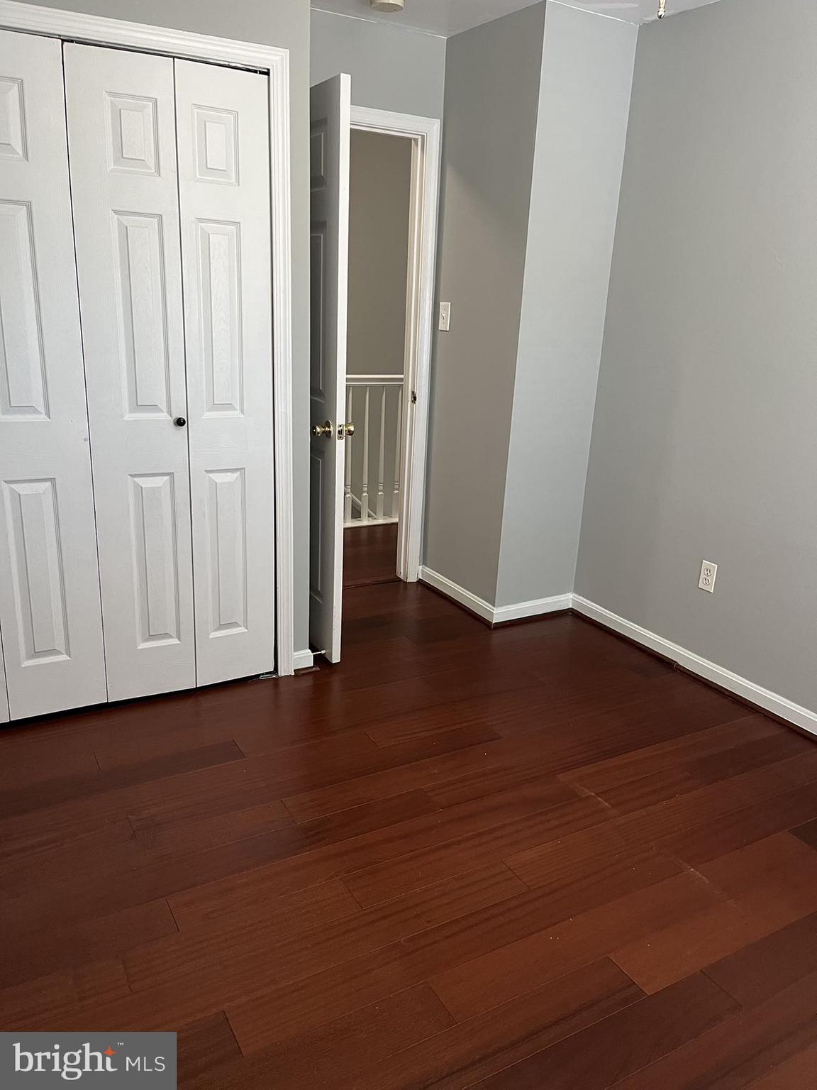 OUTING PARK - Residential Lease