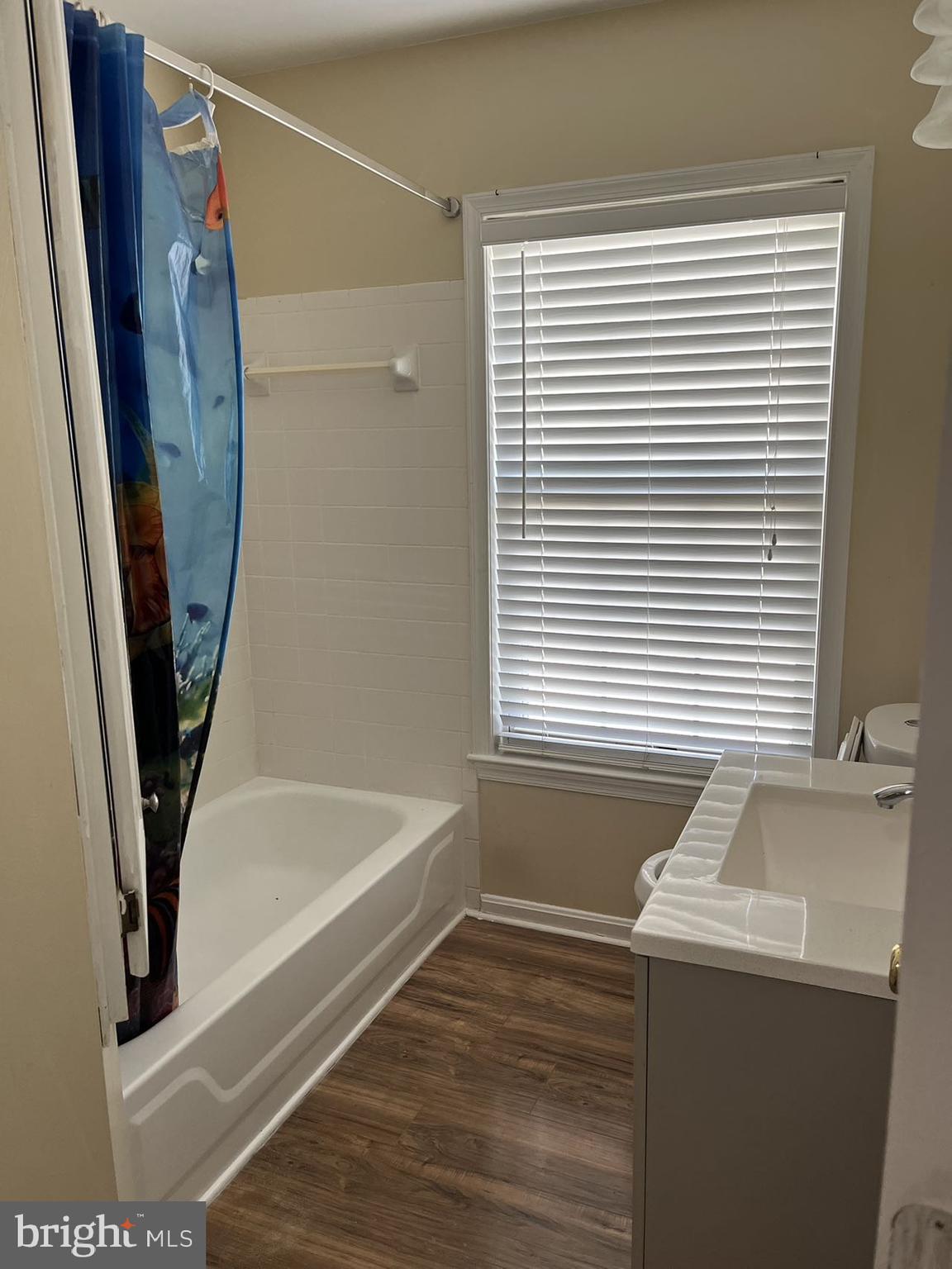 OUTING PARK - Residential Lease