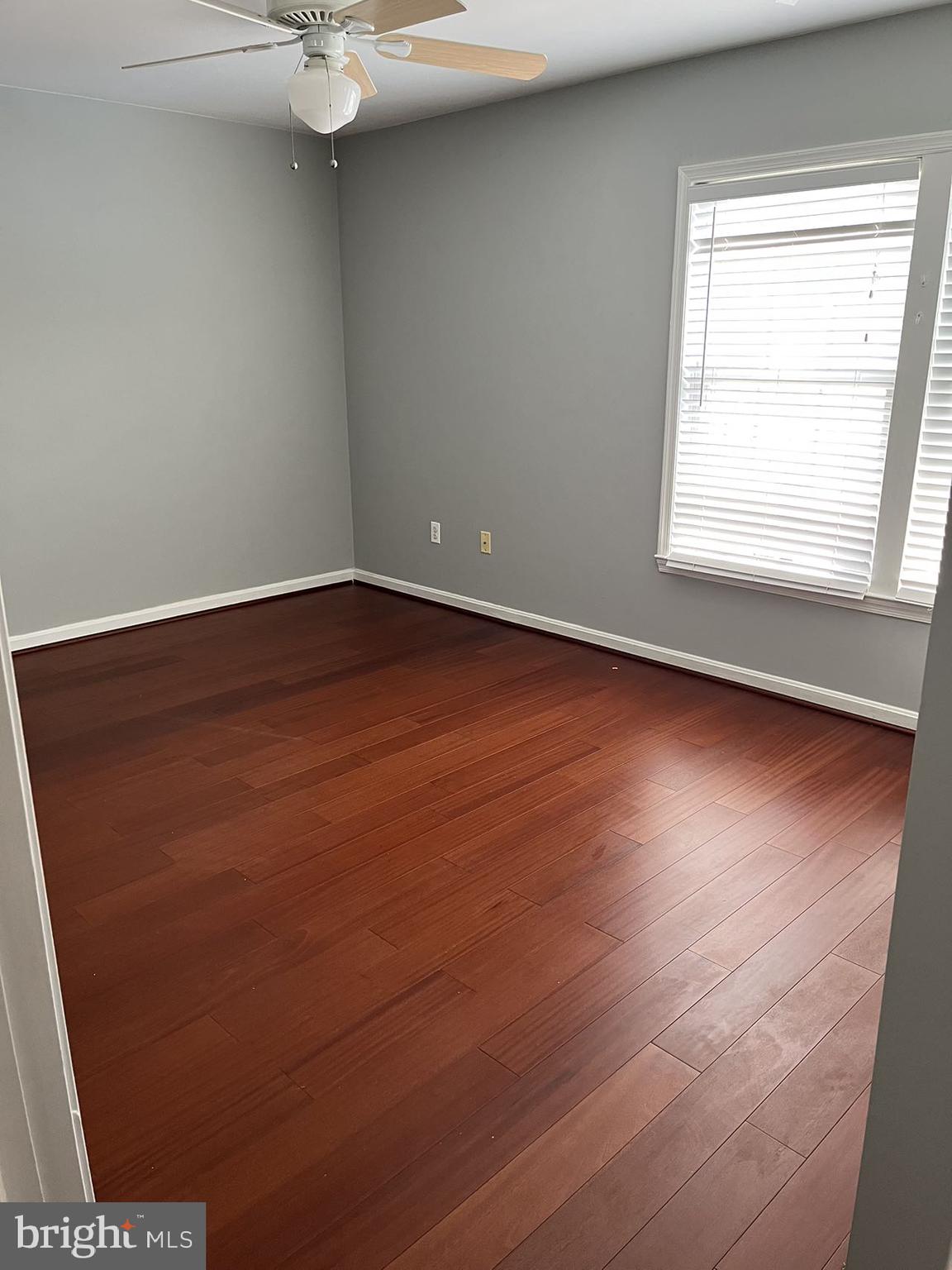 OUTING PARK - Residential Lease