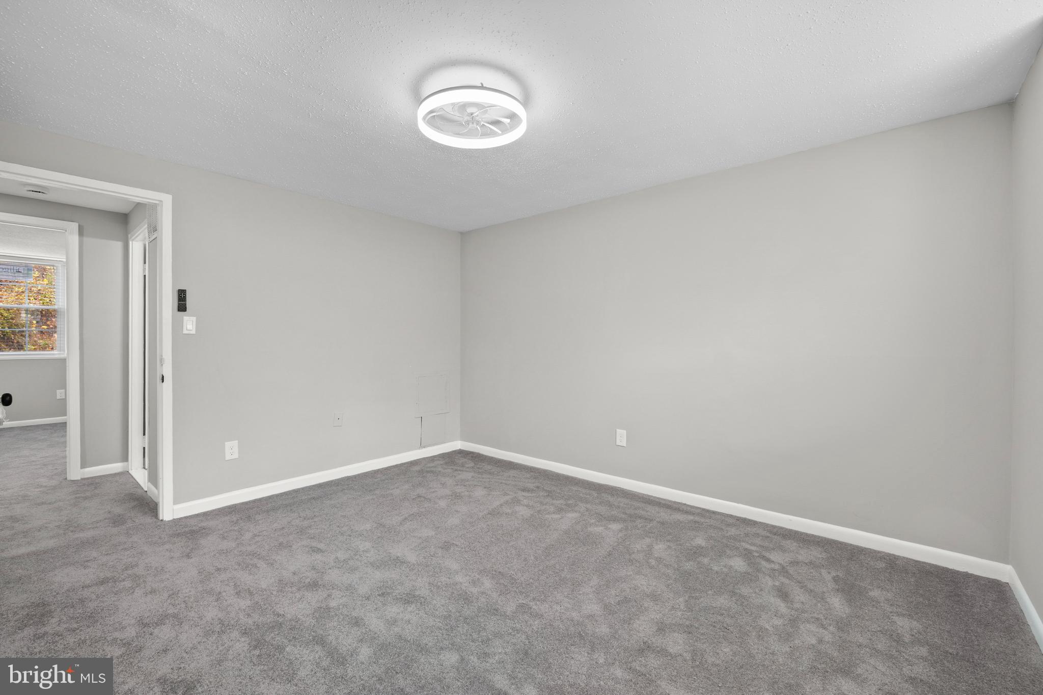 WINDMILL SQUARE - Residential