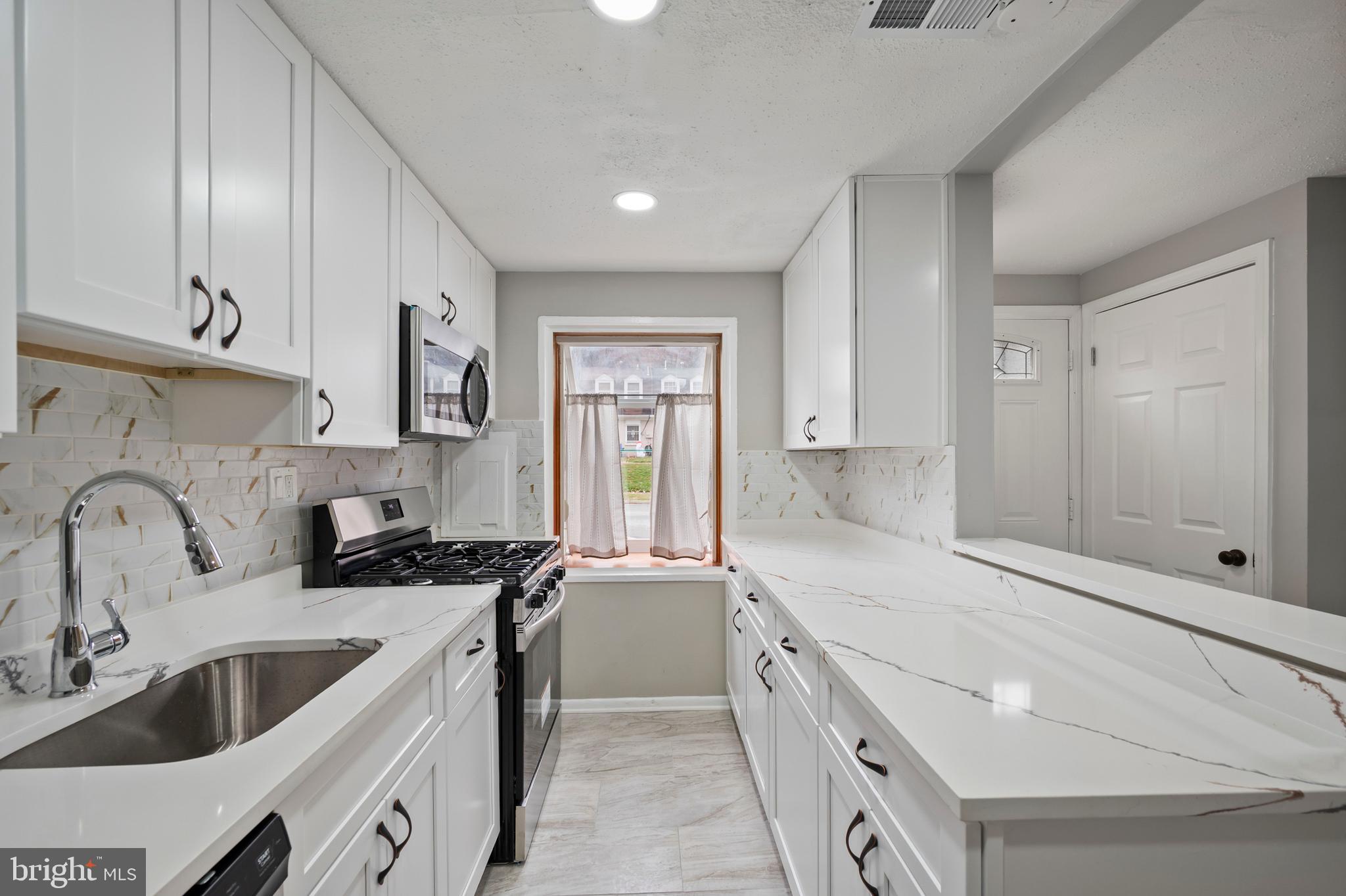 WINDMILL SQUARE - Residential