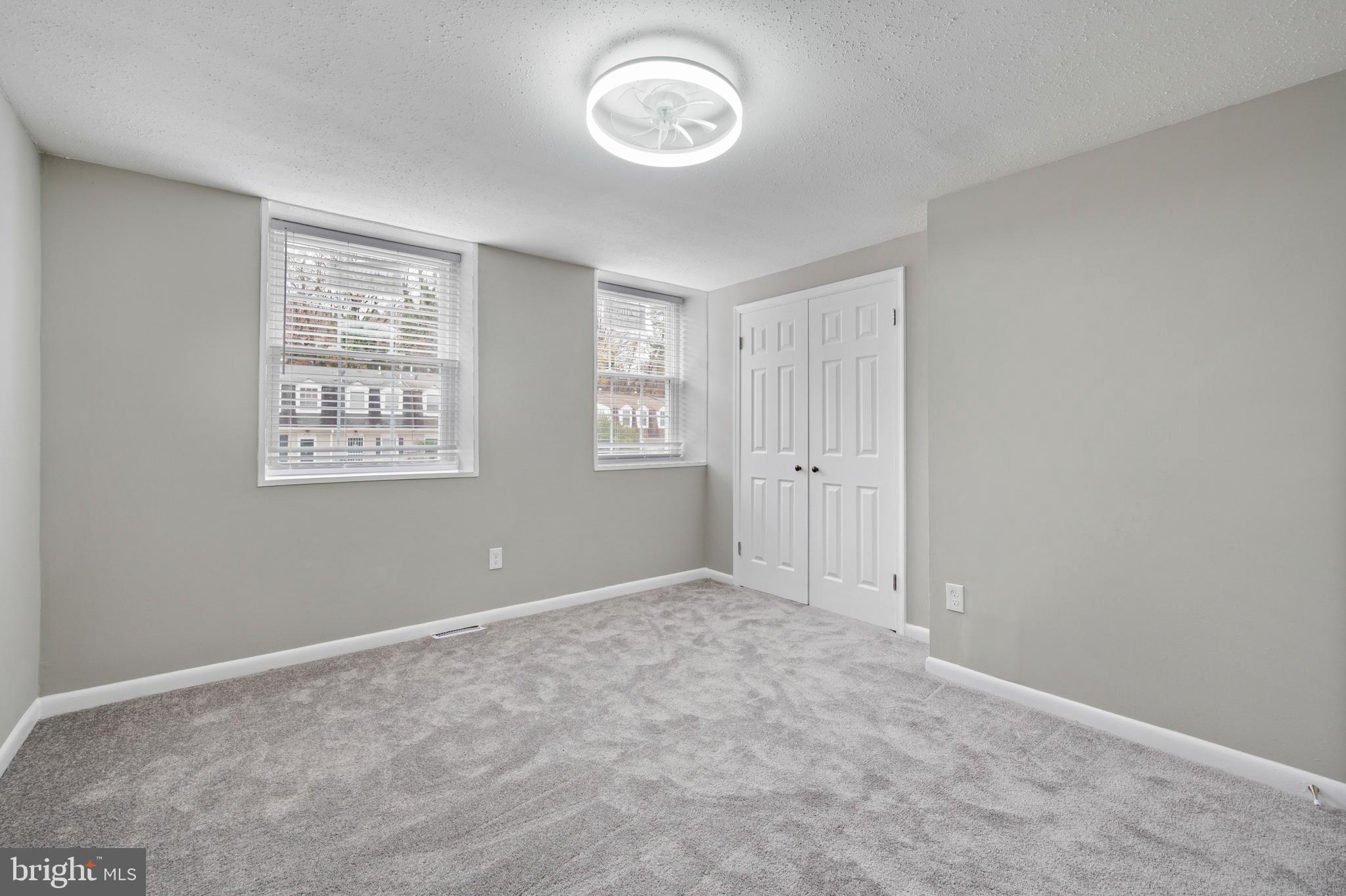 WINDMILL SQUARE - Residential