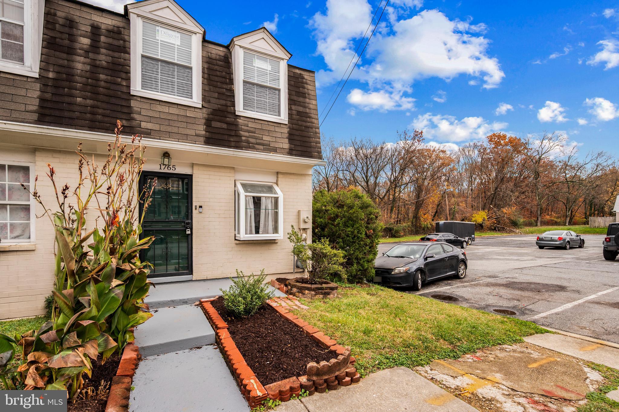 1765 DUTCH VILLAGE DRIVE L-326