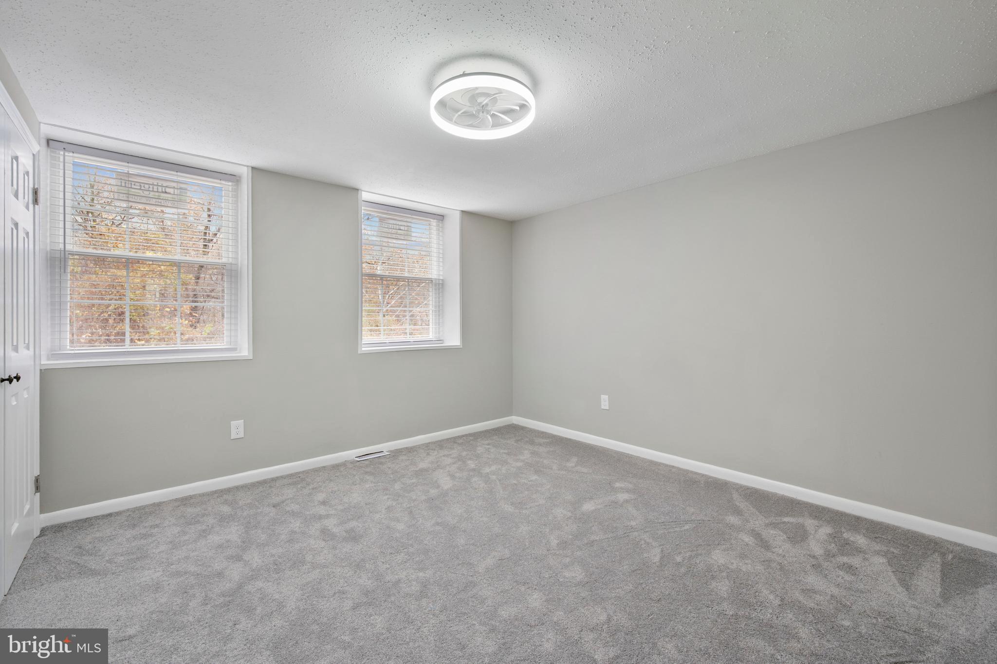 WINDMILL SQUARE - Residential