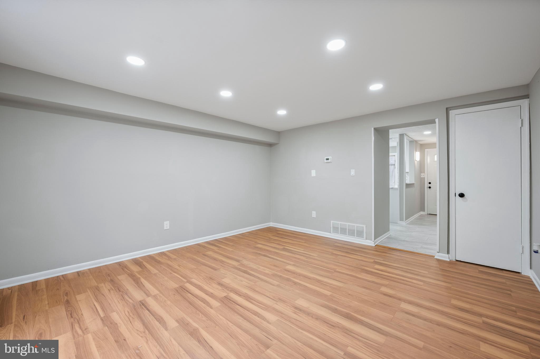 WINDMILL SQUARE - Residential