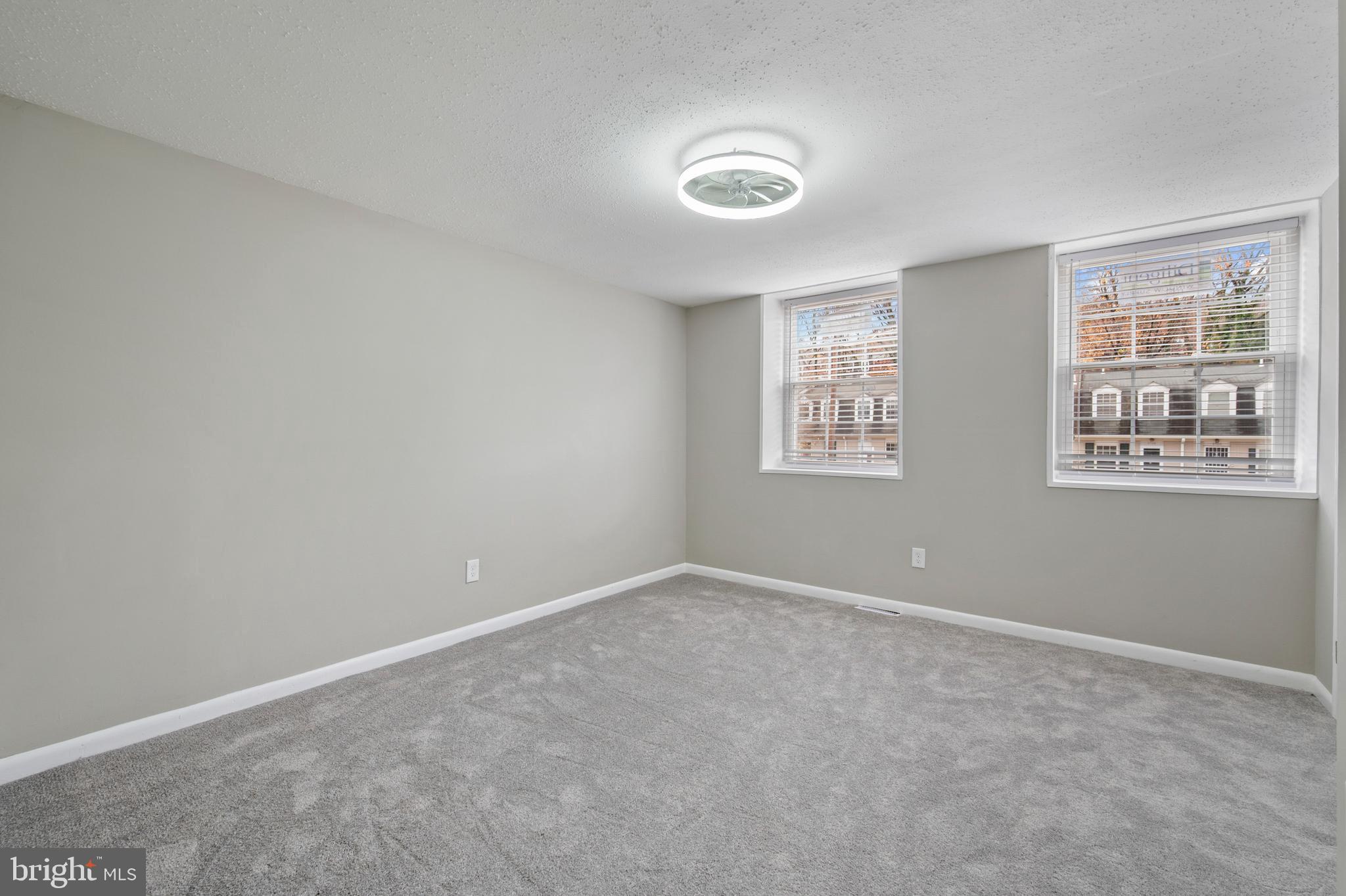 WINDMILL SQUARE - Residential