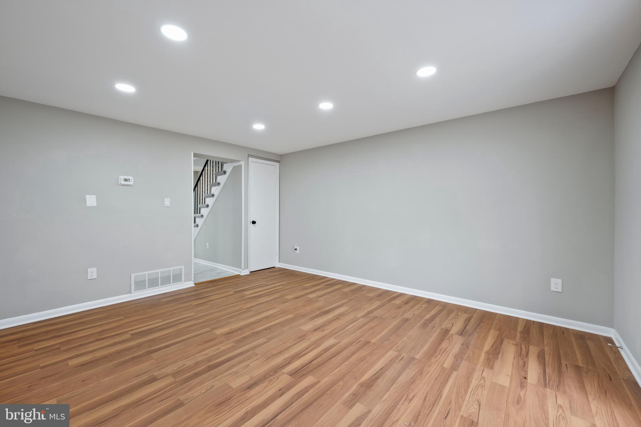 WINDMILL SQUARE - Residential