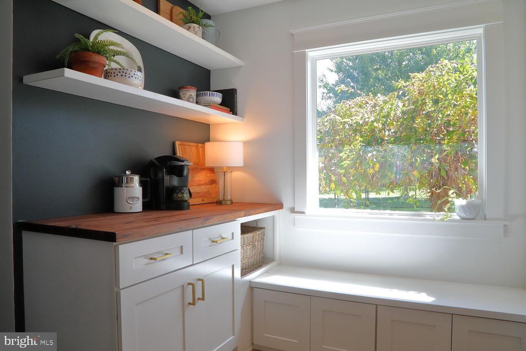 Photo of 519 Woodcrest Avenue, Lititz, PA 17543 (MLS # PALA2056600)