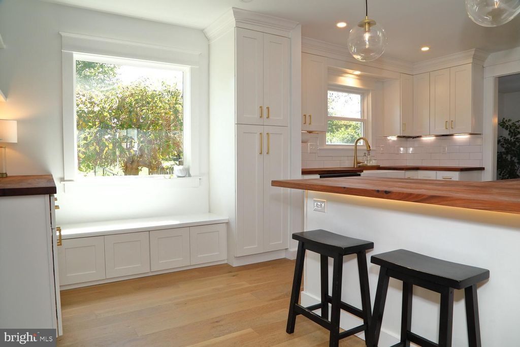 Photo of 519 Woodcrest Avenue, Lititz, PA 17543 (MLS # PALA2056600)