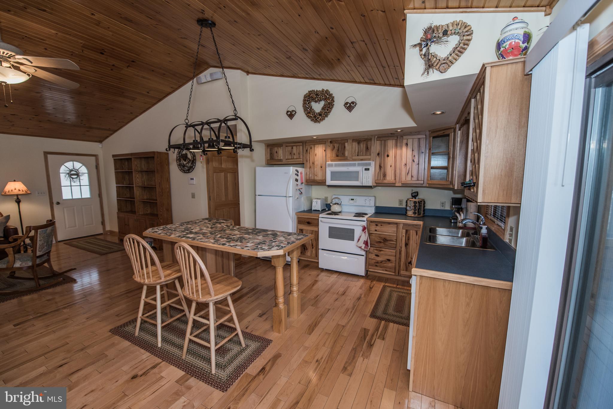 OLD MILL MANOR - Residential