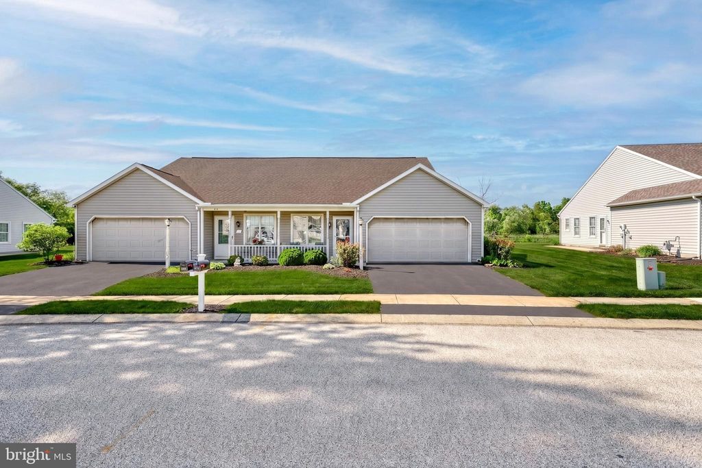 Photo of 644 Kyle Road, YORK, PA 17404 (MLS # PAYK2104578)