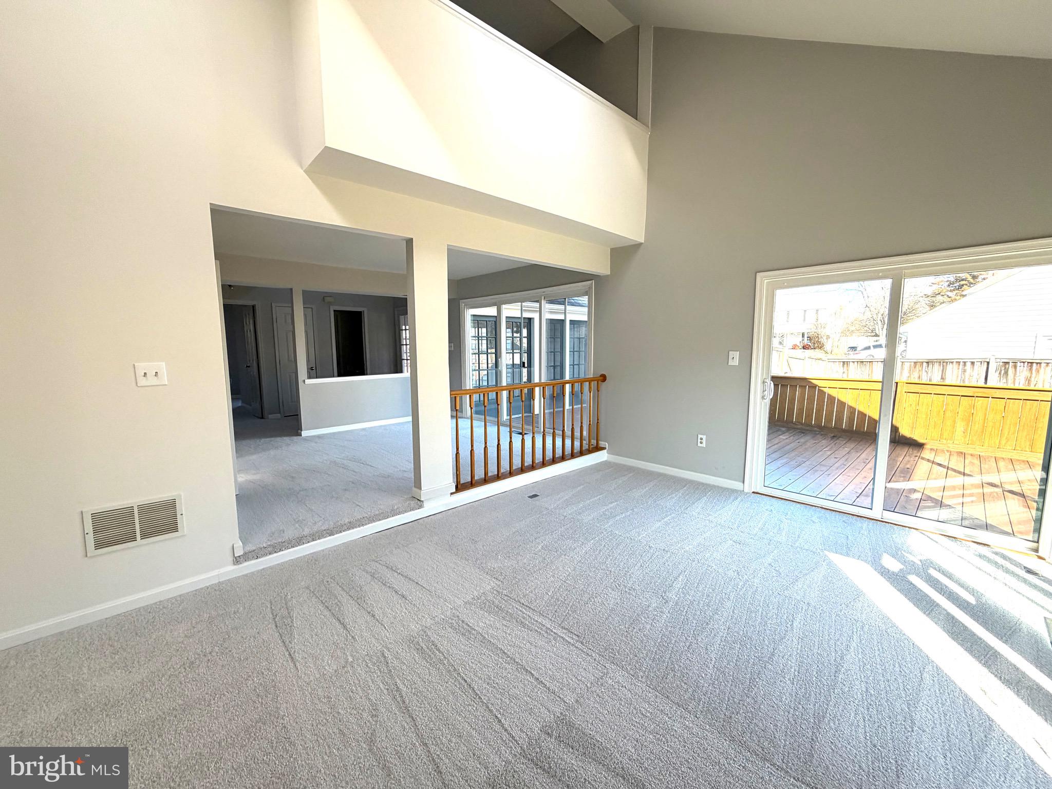 COUNTRY CLUB MANOR - Residential