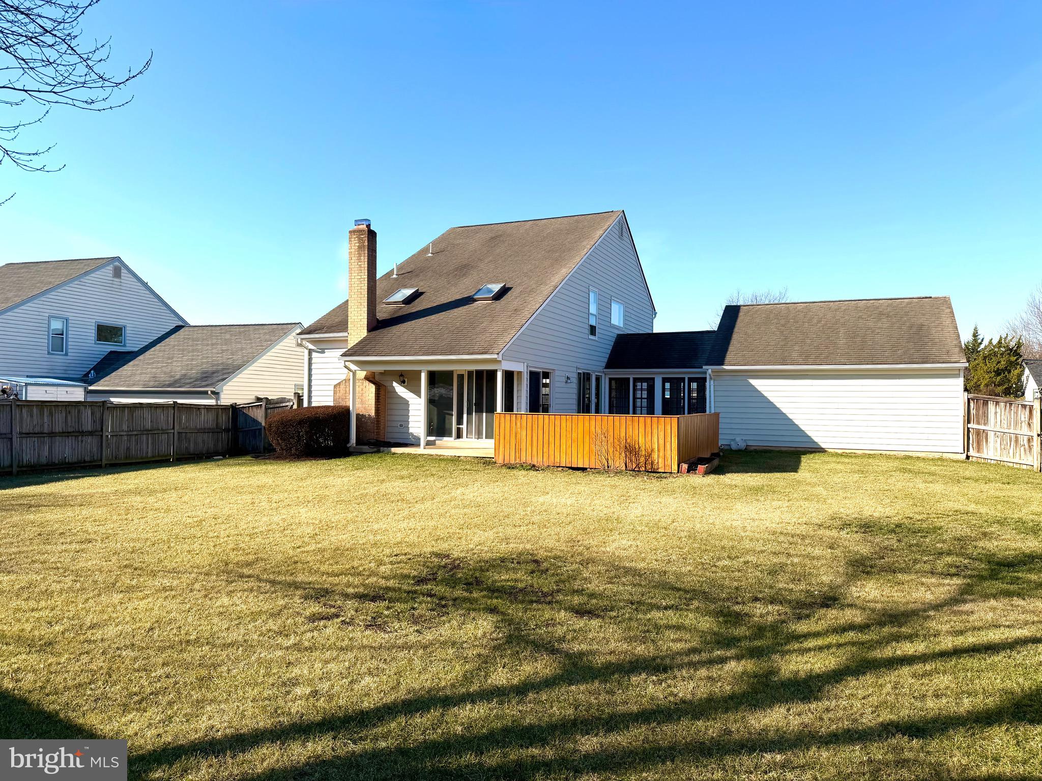 COUNTRY CLUB MANOR - Residential