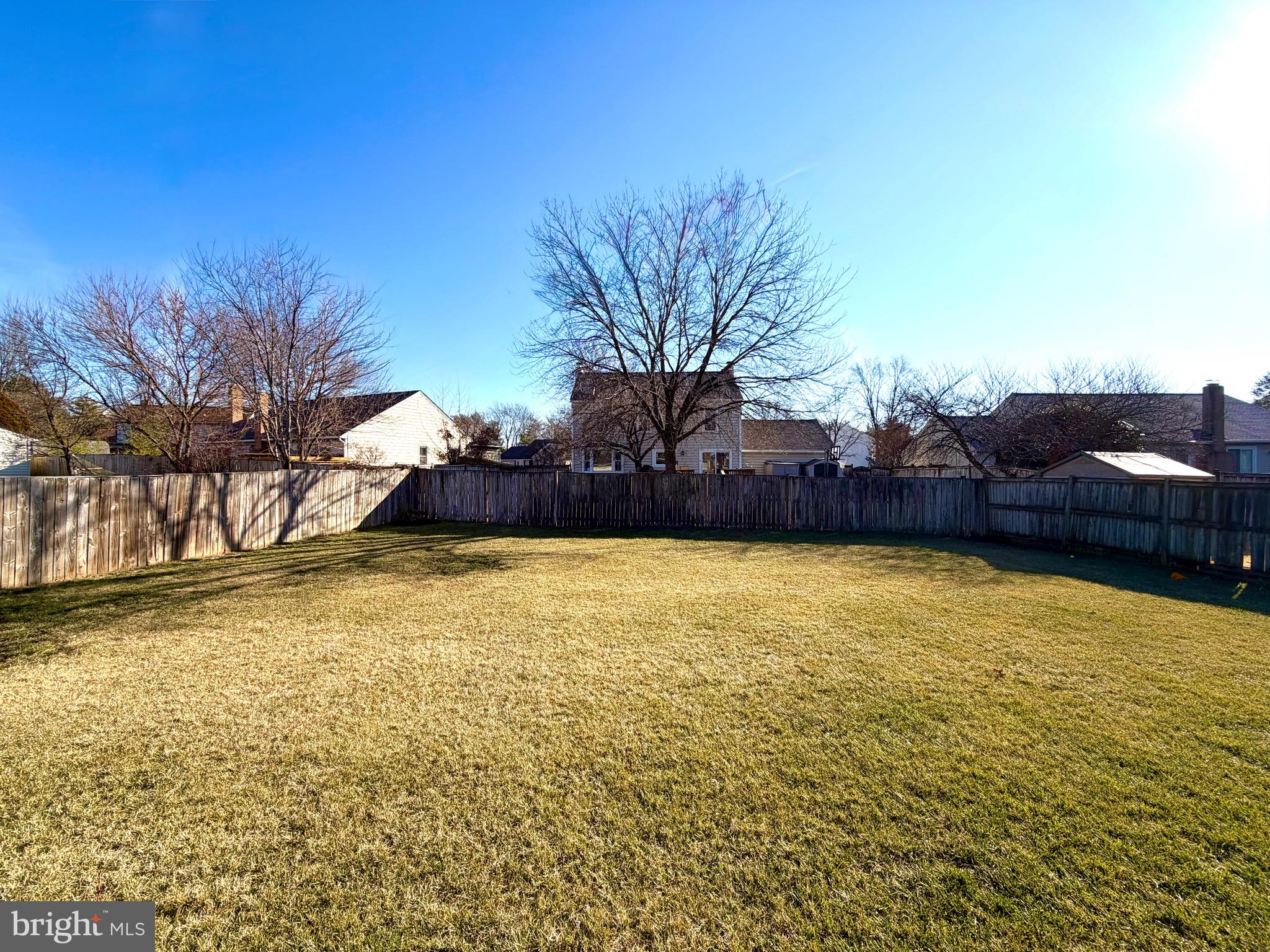 COUNTRY CLUB MANOR - Residential