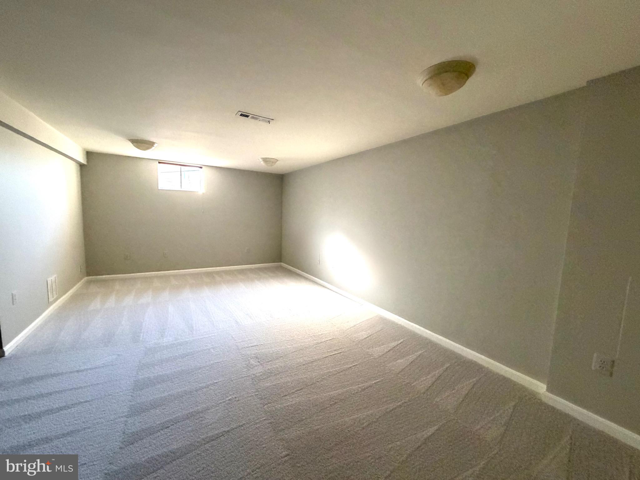 COUNTRY CLUB MANOR - Residential