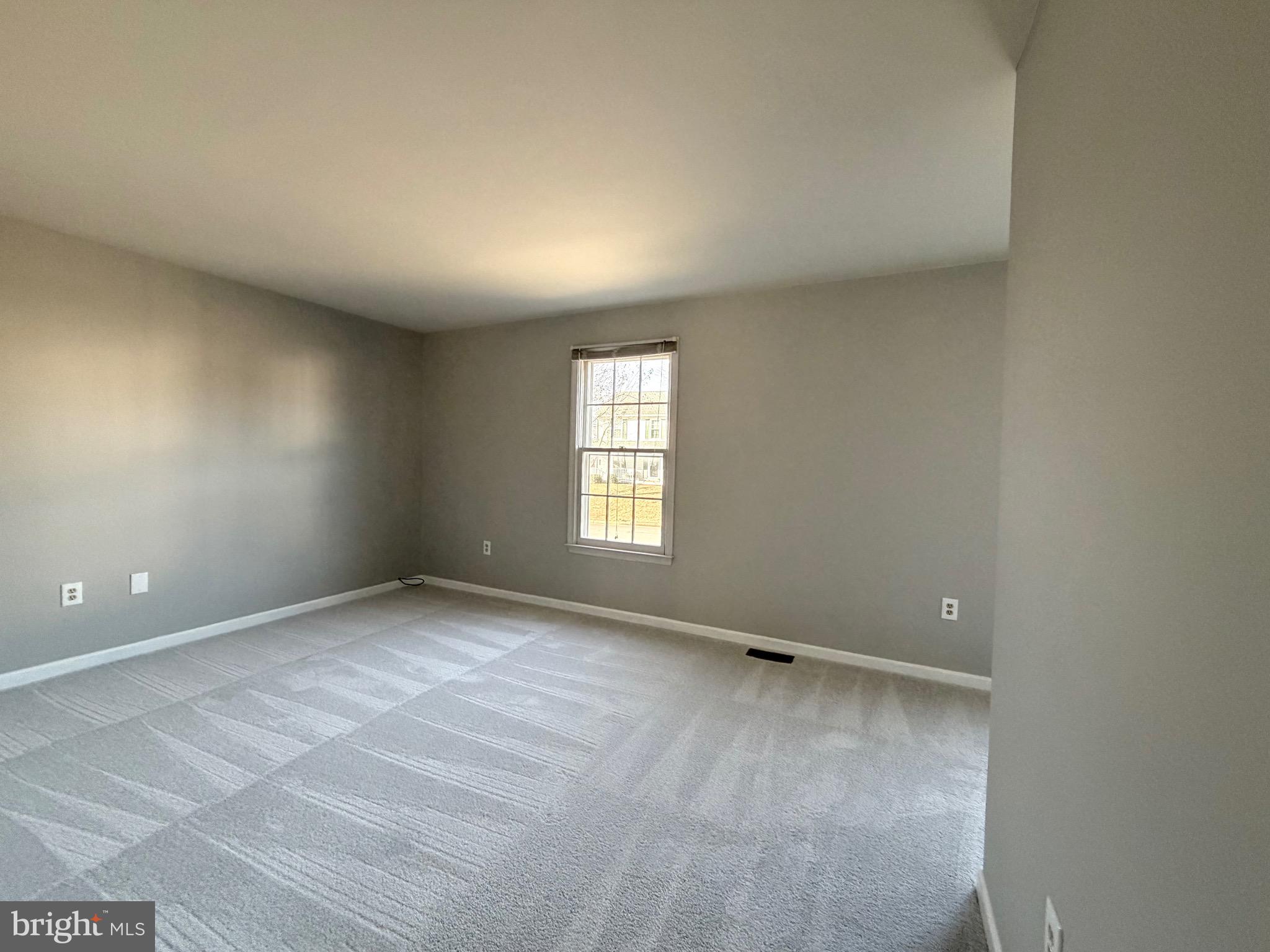 COUNTRY CLUB MANOR - Residential