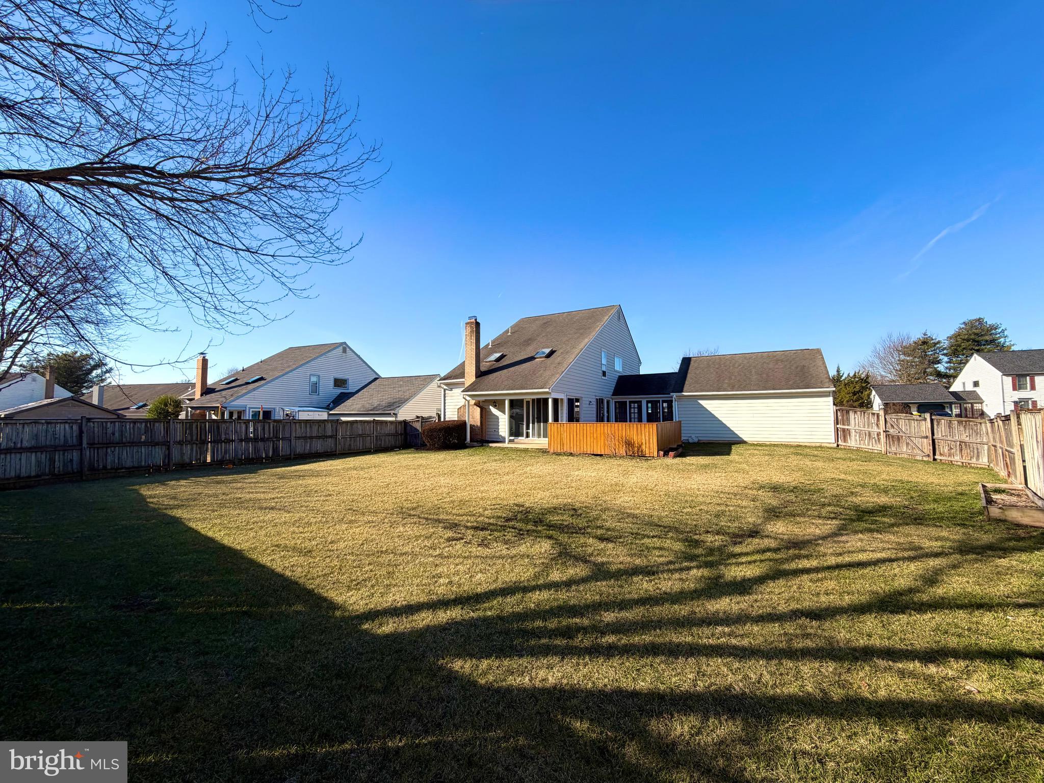 COUNTRY CLUB MANOR - Residential