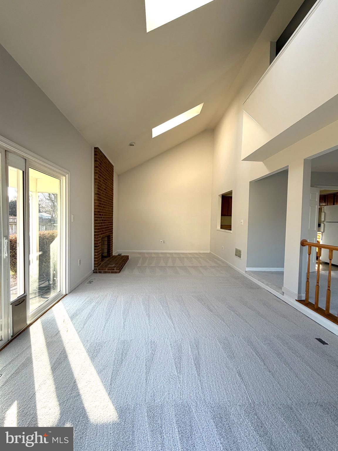 COUNTRY CLUB MANOR - Residential