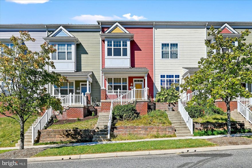 Cute as a button in Orchard Ridge. This home is smartly designed to maximize space with modern features you'll appreciate. This community features wide streets, green space and plenty of parking. Two rear parking spaces allow you to walk right in.