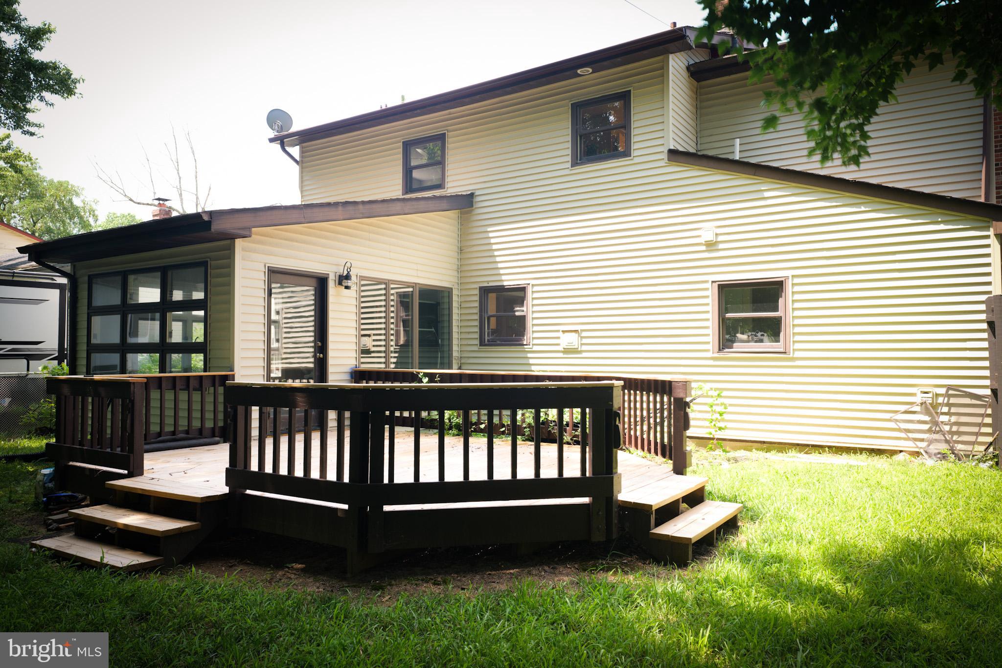 727 PEAR STREET