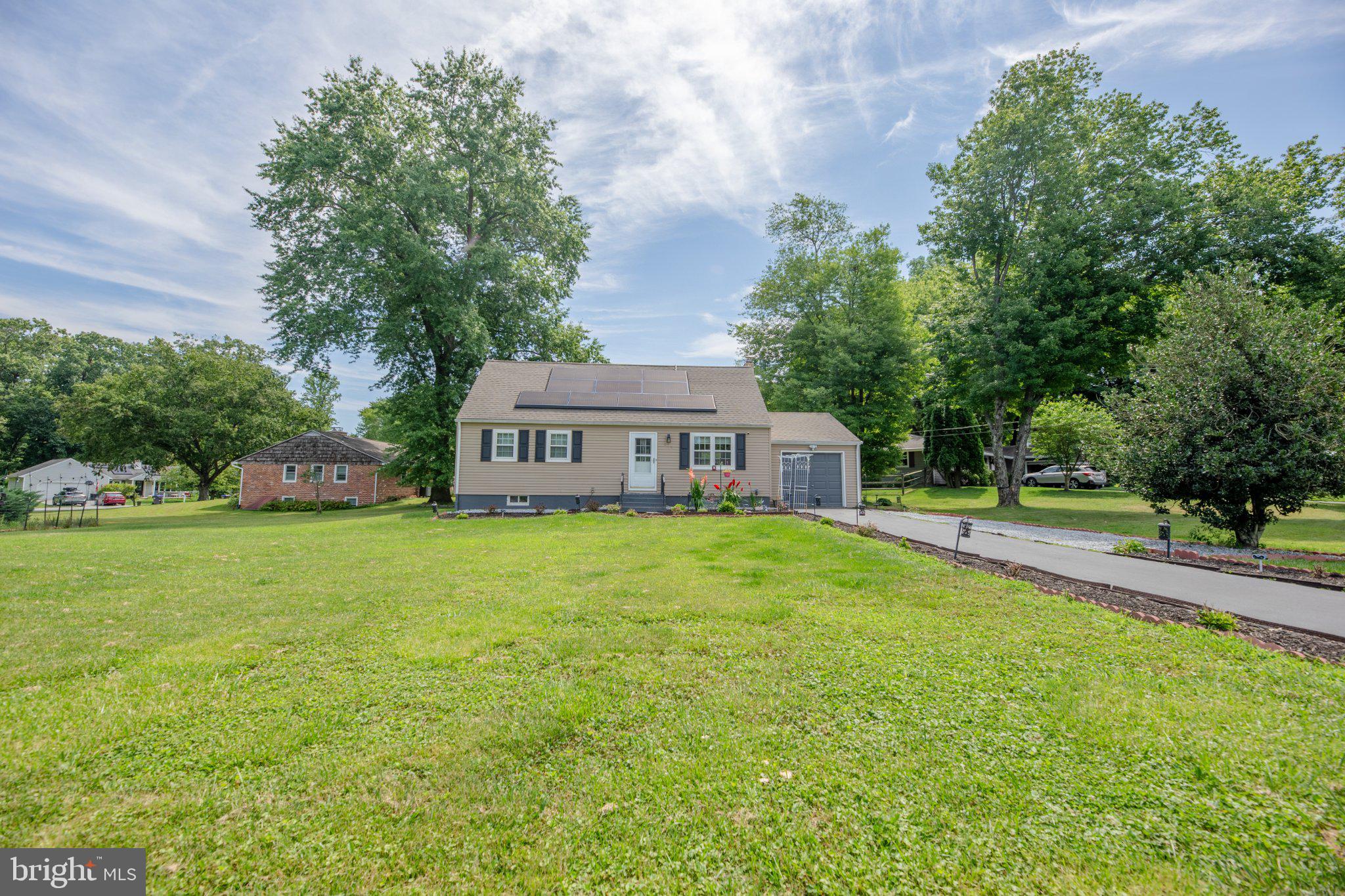 315 OAK LANE W