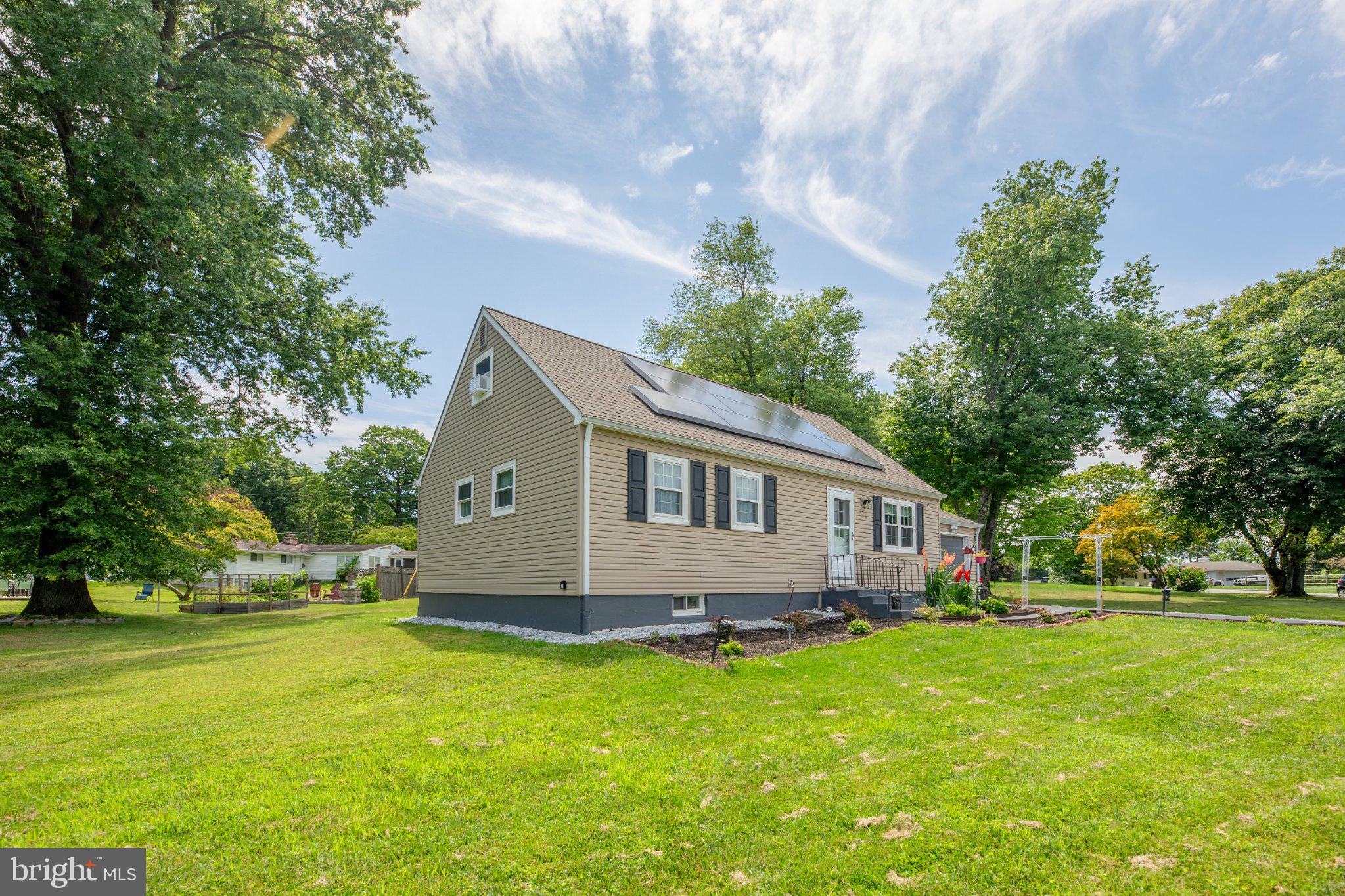 315 OAK LANE W