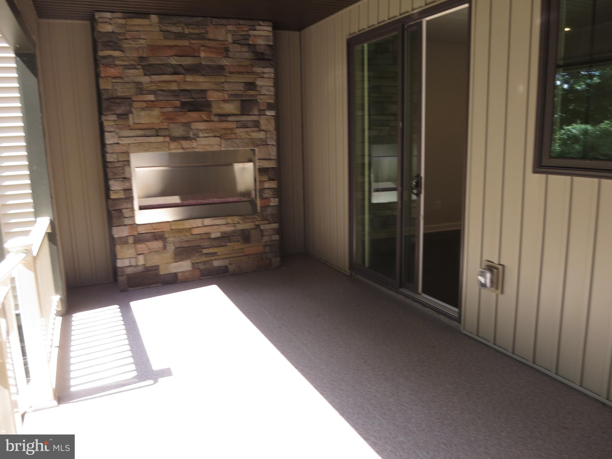 FAIRFAX - Residential Lease