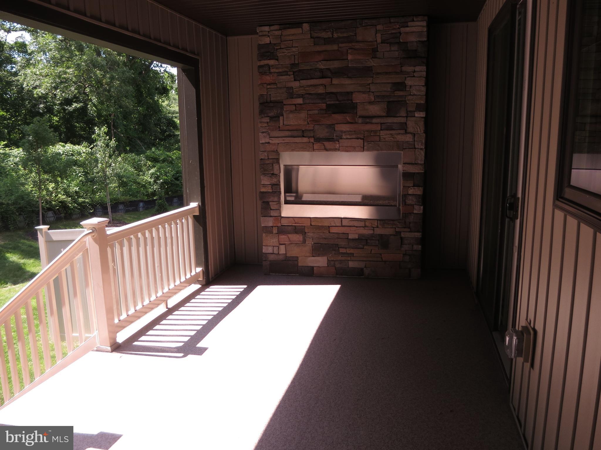 FAIRFAX - Residential Lease