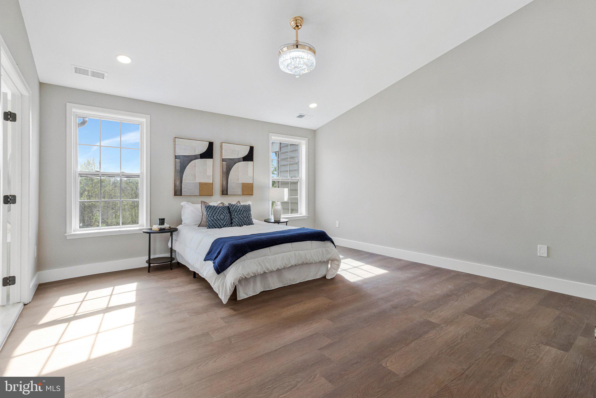 MARLBORO RIDGE - Residential