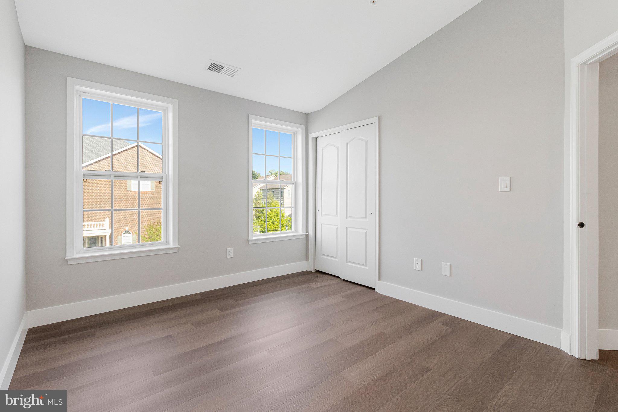 MARLBORO RIDGE - Residential