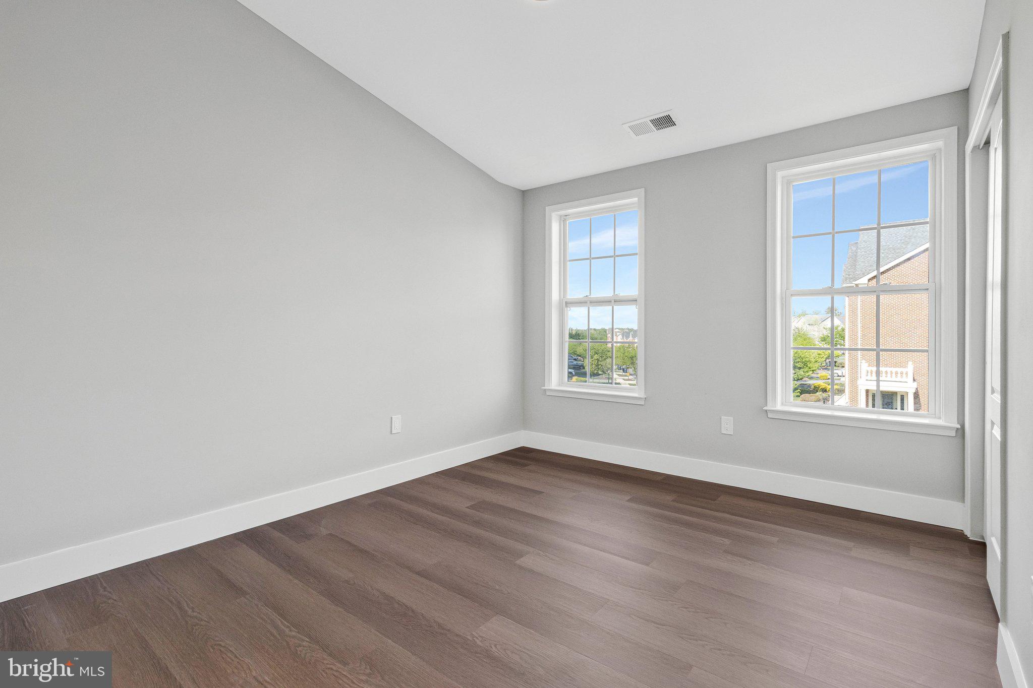 MARLBORO RIDGE - Residential