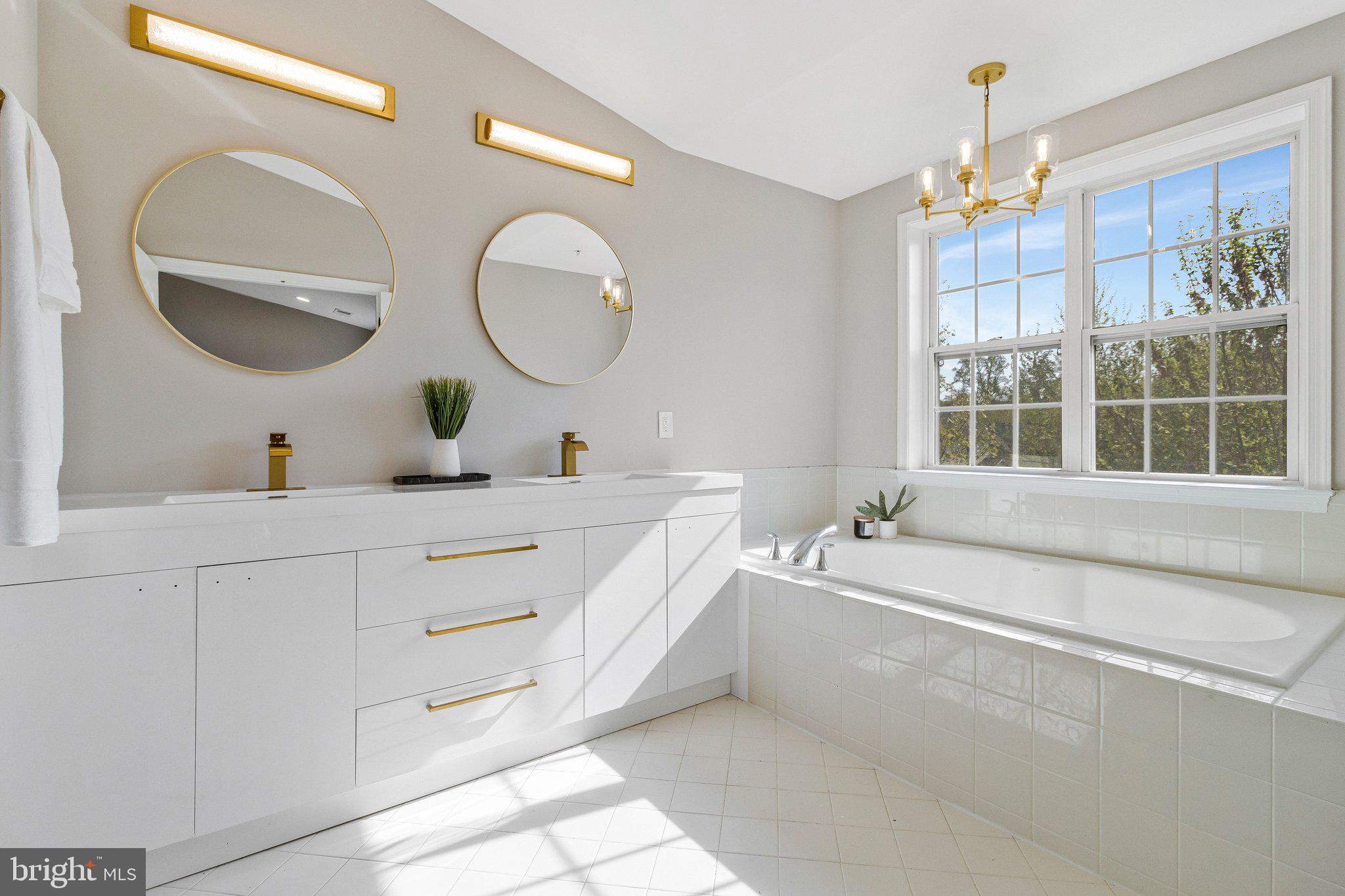 MARLBORO RIDGE - Residential