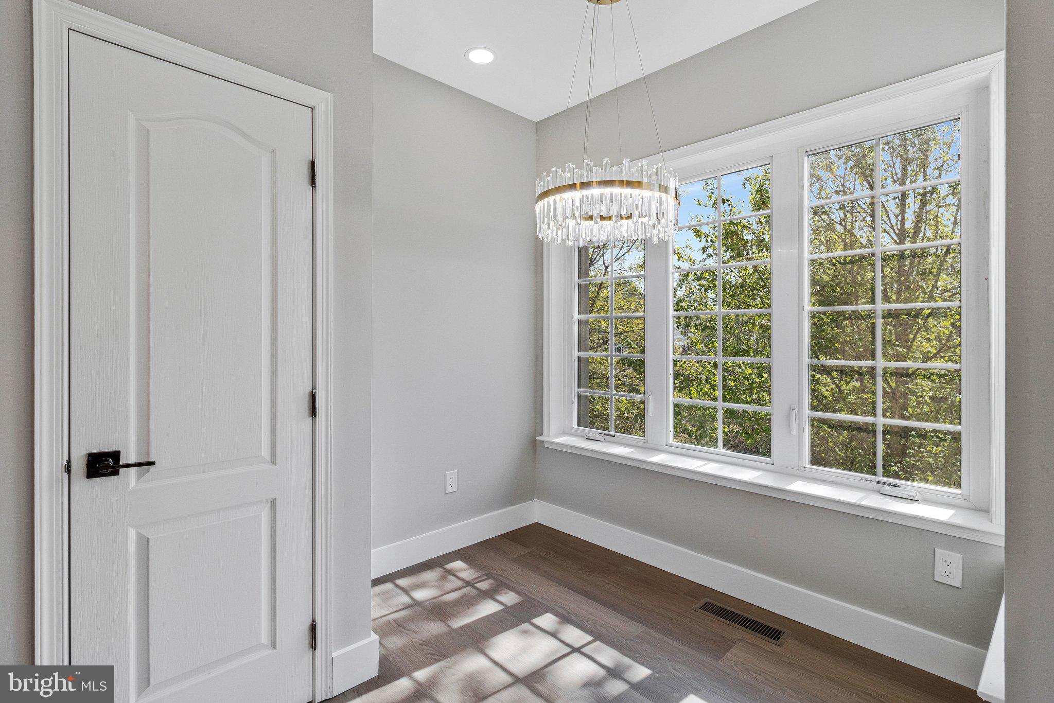 MARLBORO RIDGE - Residential