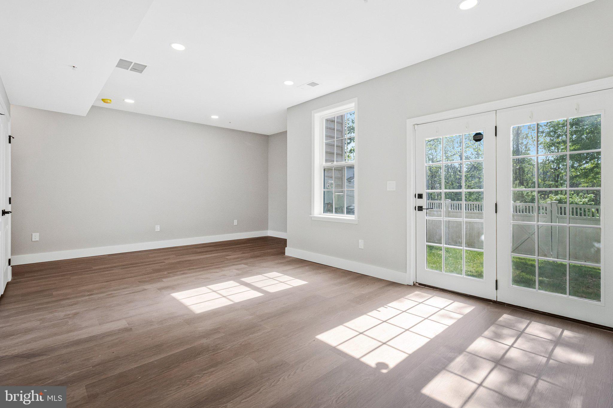 MARLBORO RIDGE - Residential