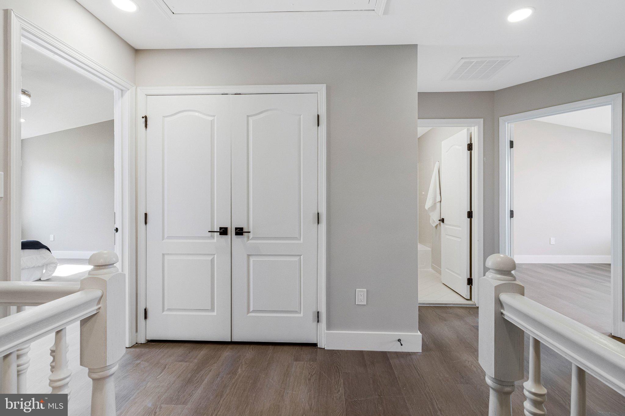 MARLBORO RIDGE - Residential