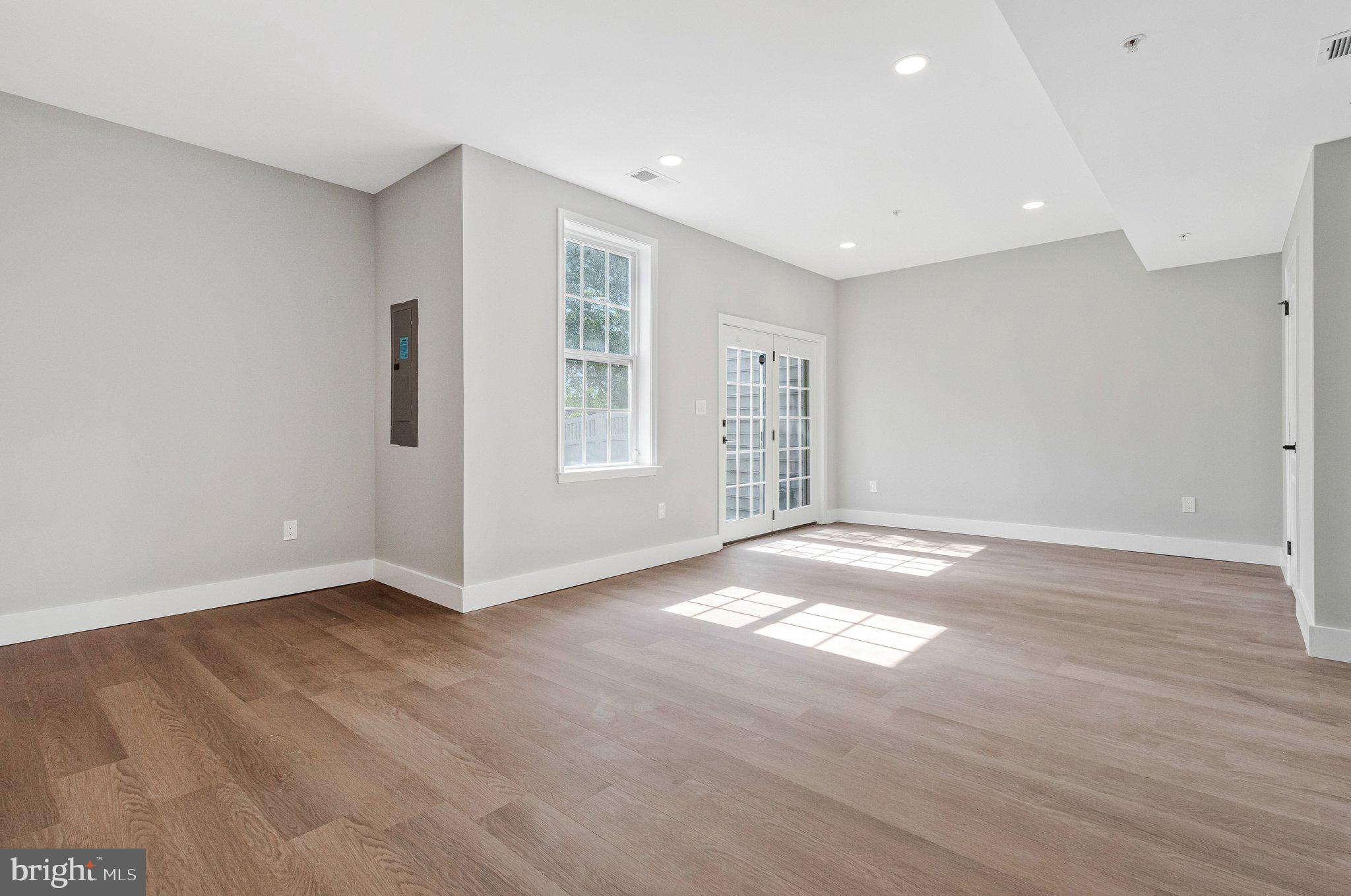 MARLBORO RIDGE - Residential