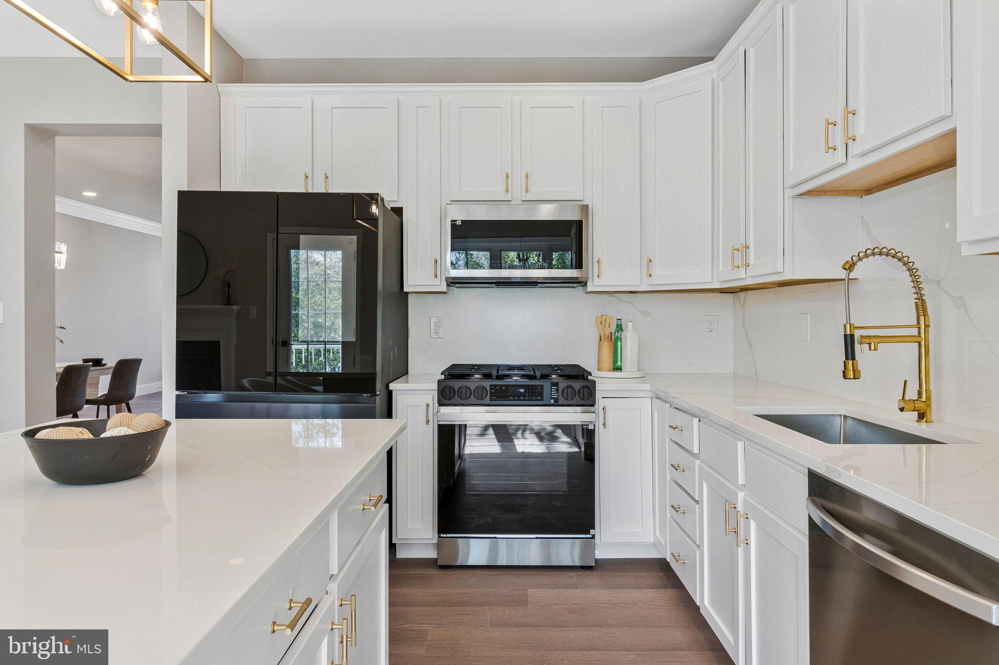 MARLBORO RIDGE - Residential