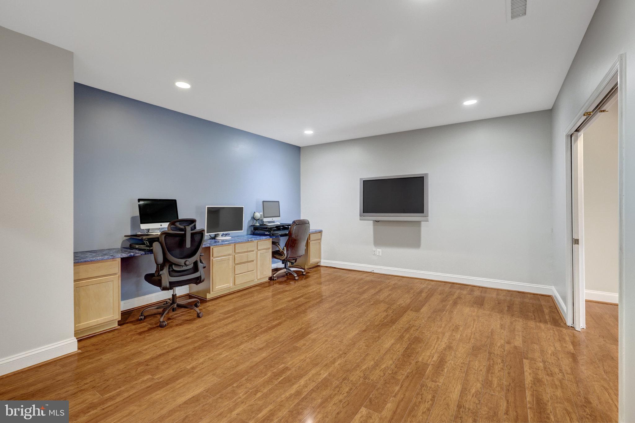 BELMONT COUNTRY CLUB - Residential