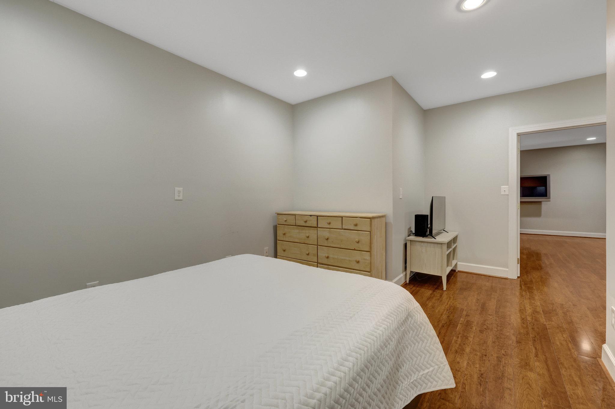 BELMONT COUNTRY CLUB - Residential