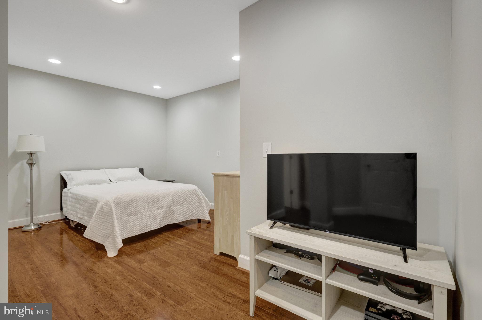 BELMONT COUNTRY CLUB - Residential