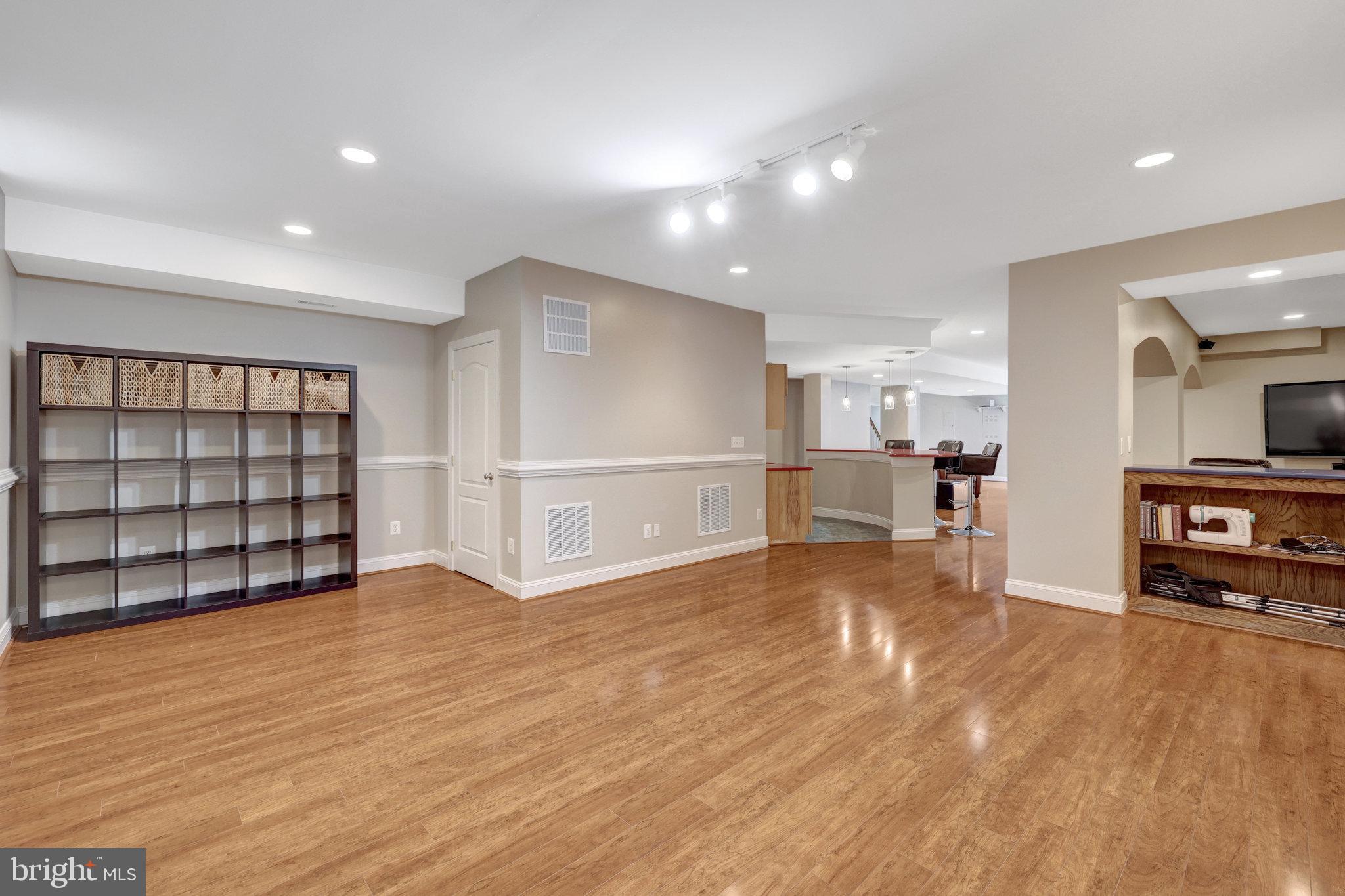 BELMONT COUNTRY CLUB - Residential