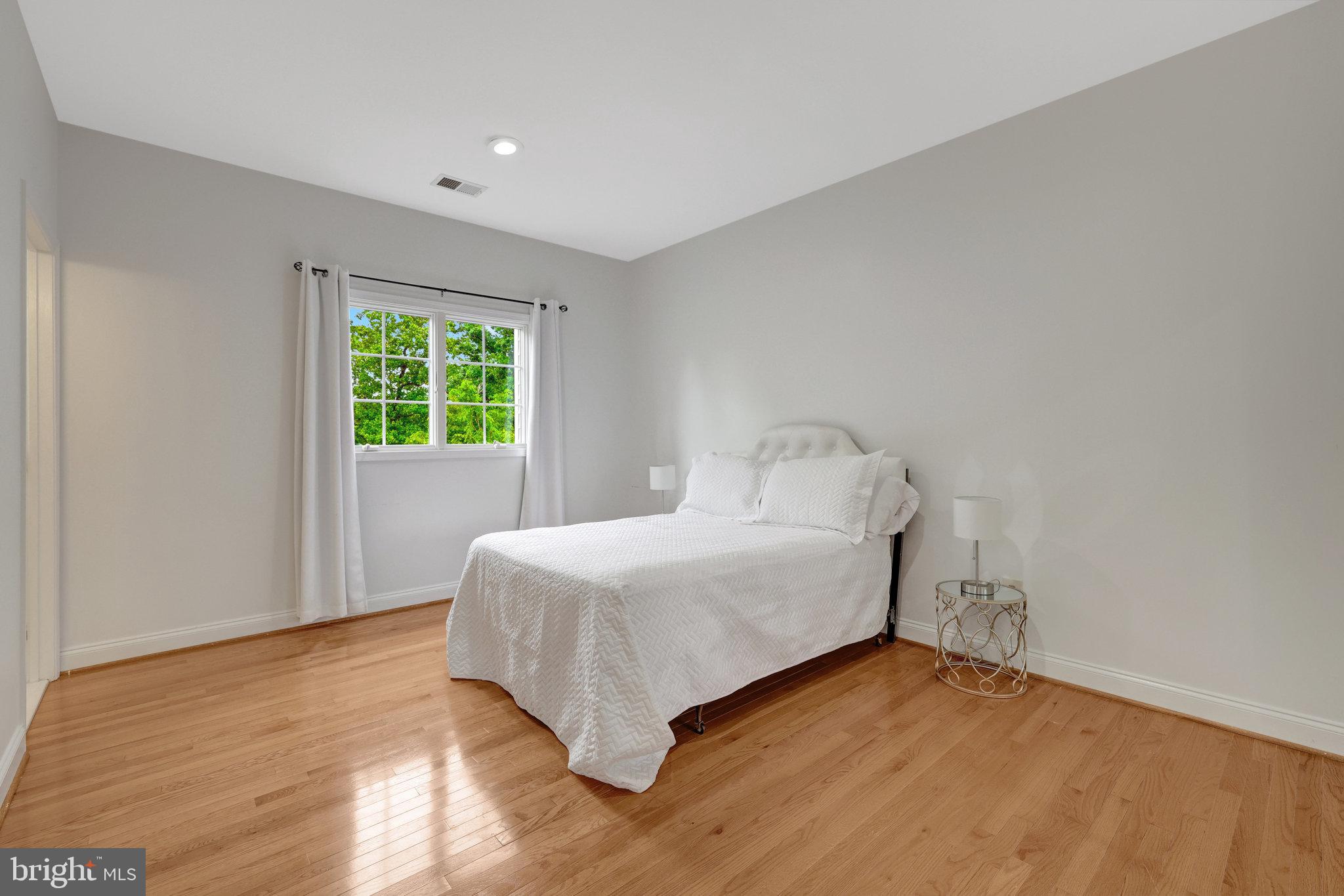 BELMONT COUNTRY CLUB - Residential